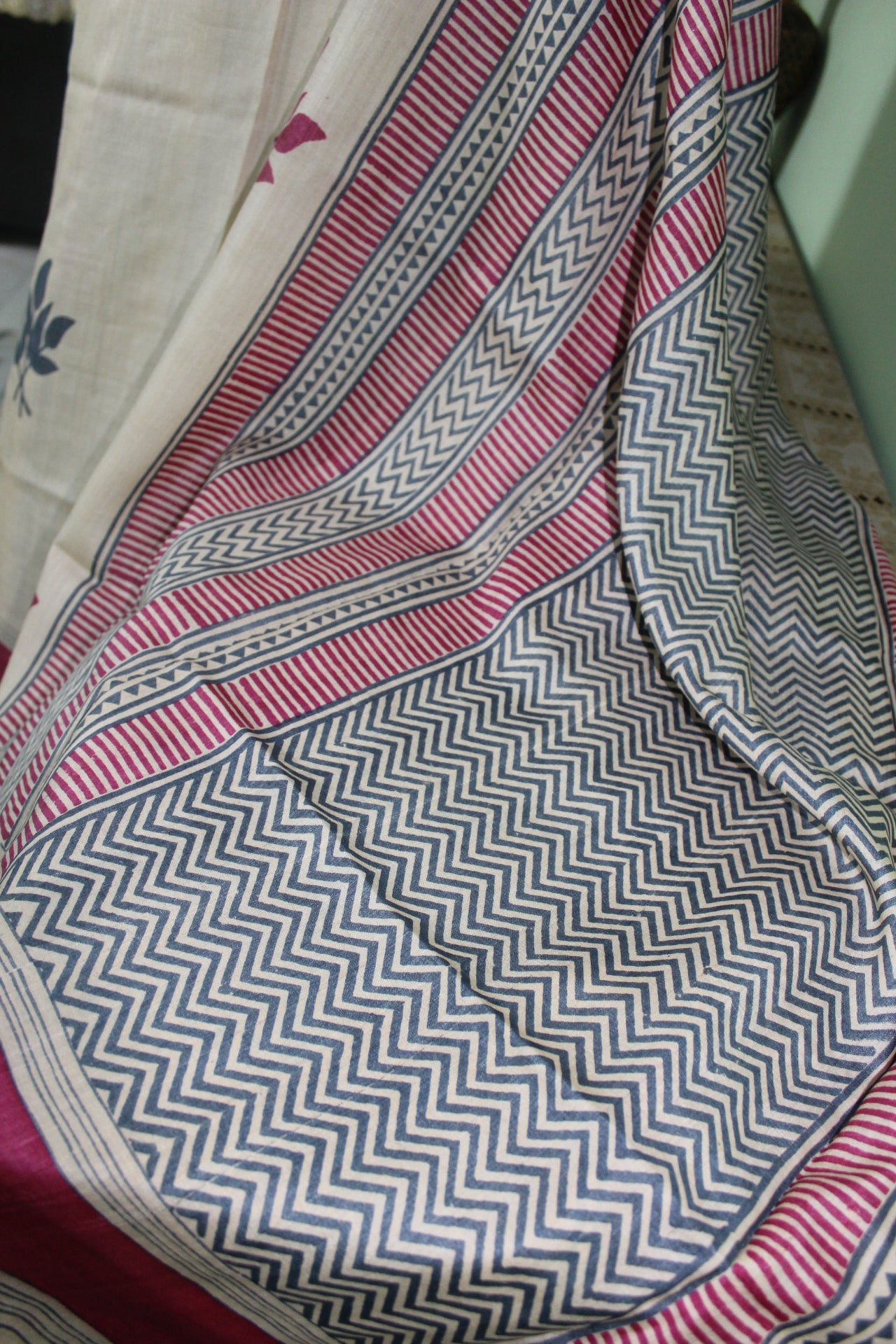 Off White Tussar Silk Saree - Magenta & Grey