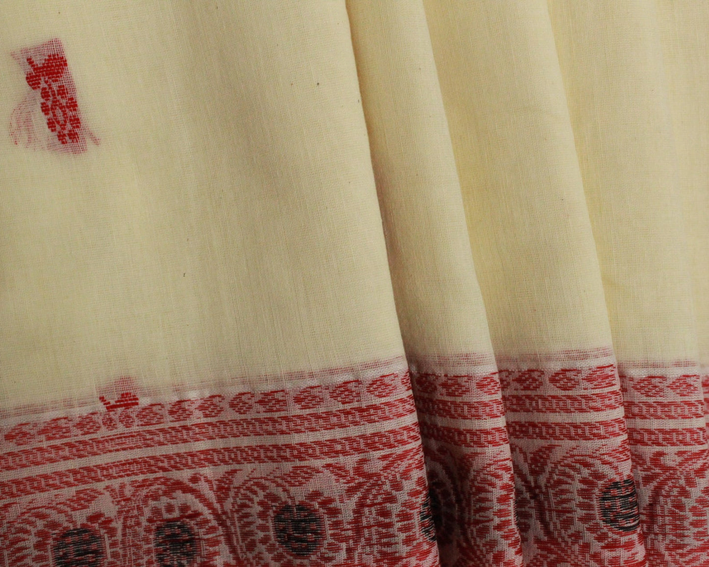 SHREE - Off-White Pure Cotton Baluchari Saree