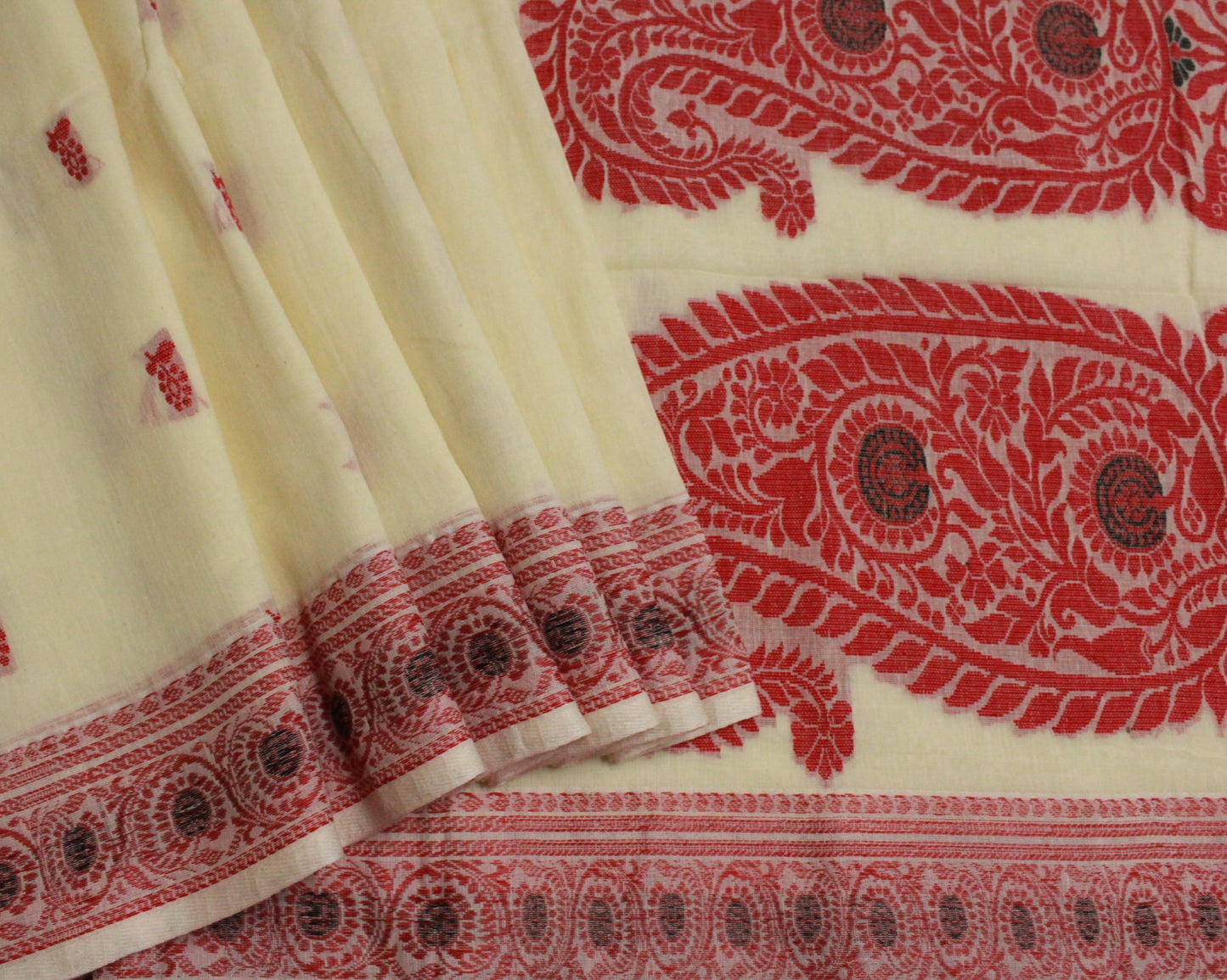 SHREE - Off-White Pure Cotton Baluchari Saree