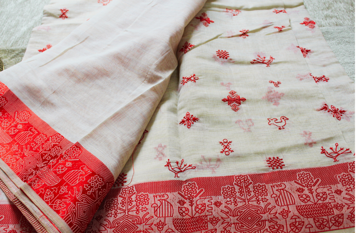 Gaura - Lal Sada Kantha Tussar Cotton Silk Saree