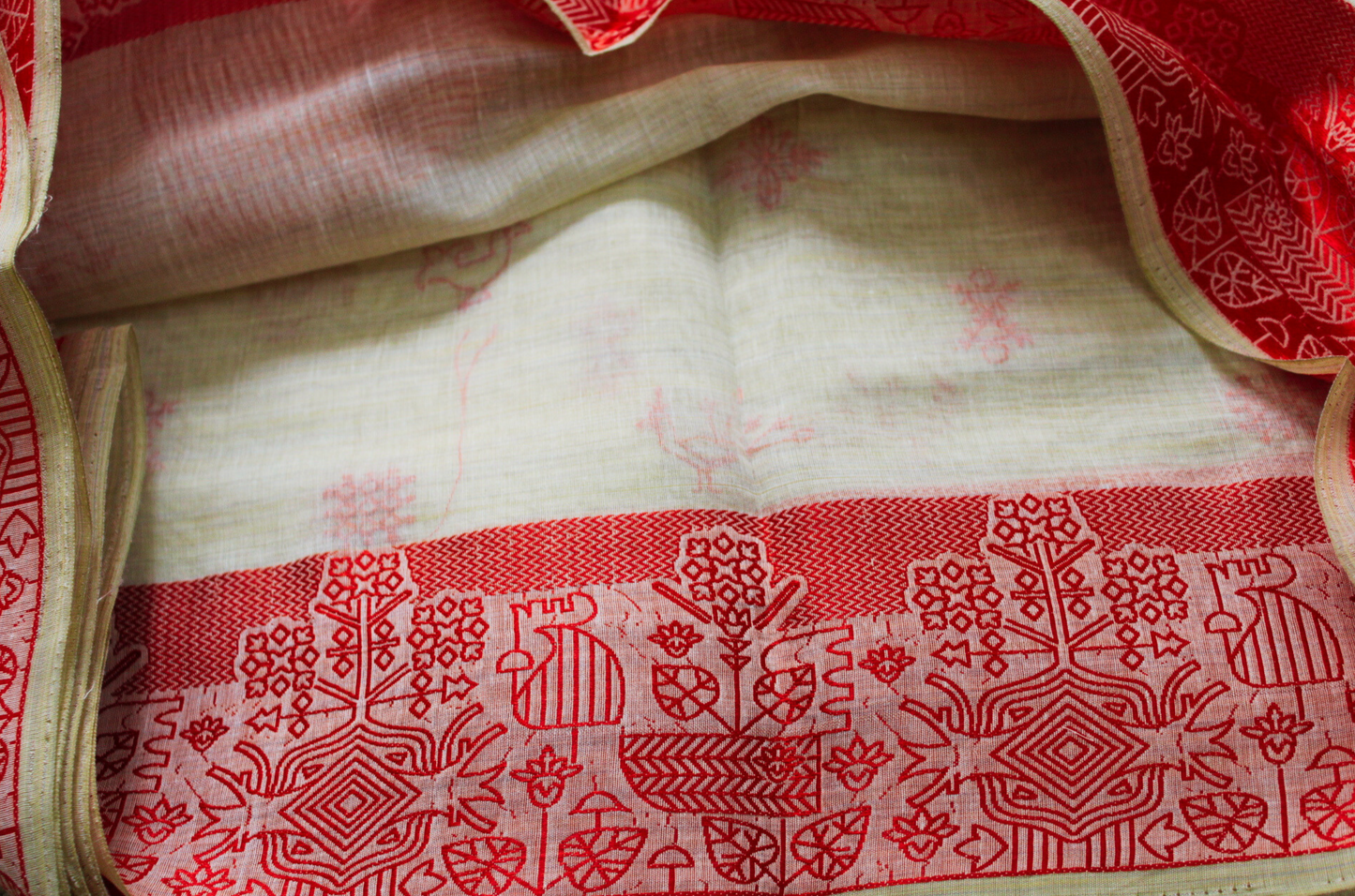 Gaura - Lal Sada Kantha Tussar Cotton Silk Saree