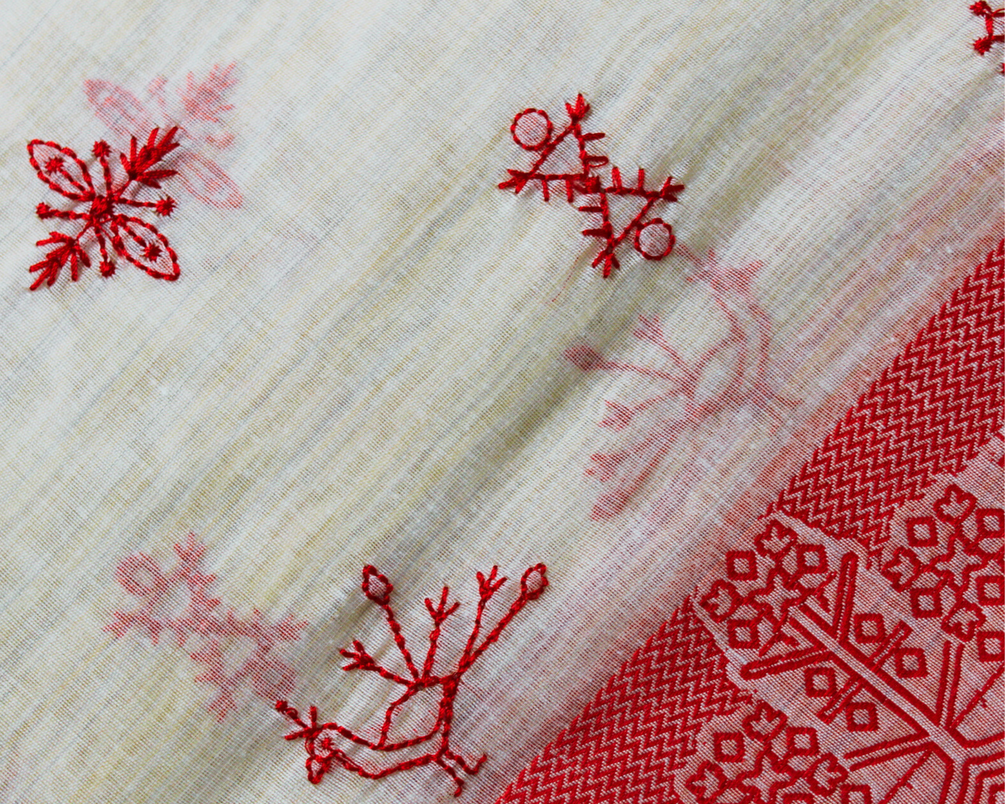 Gaura - Lal Sada Kantha Tussar Cotton Silk Saree