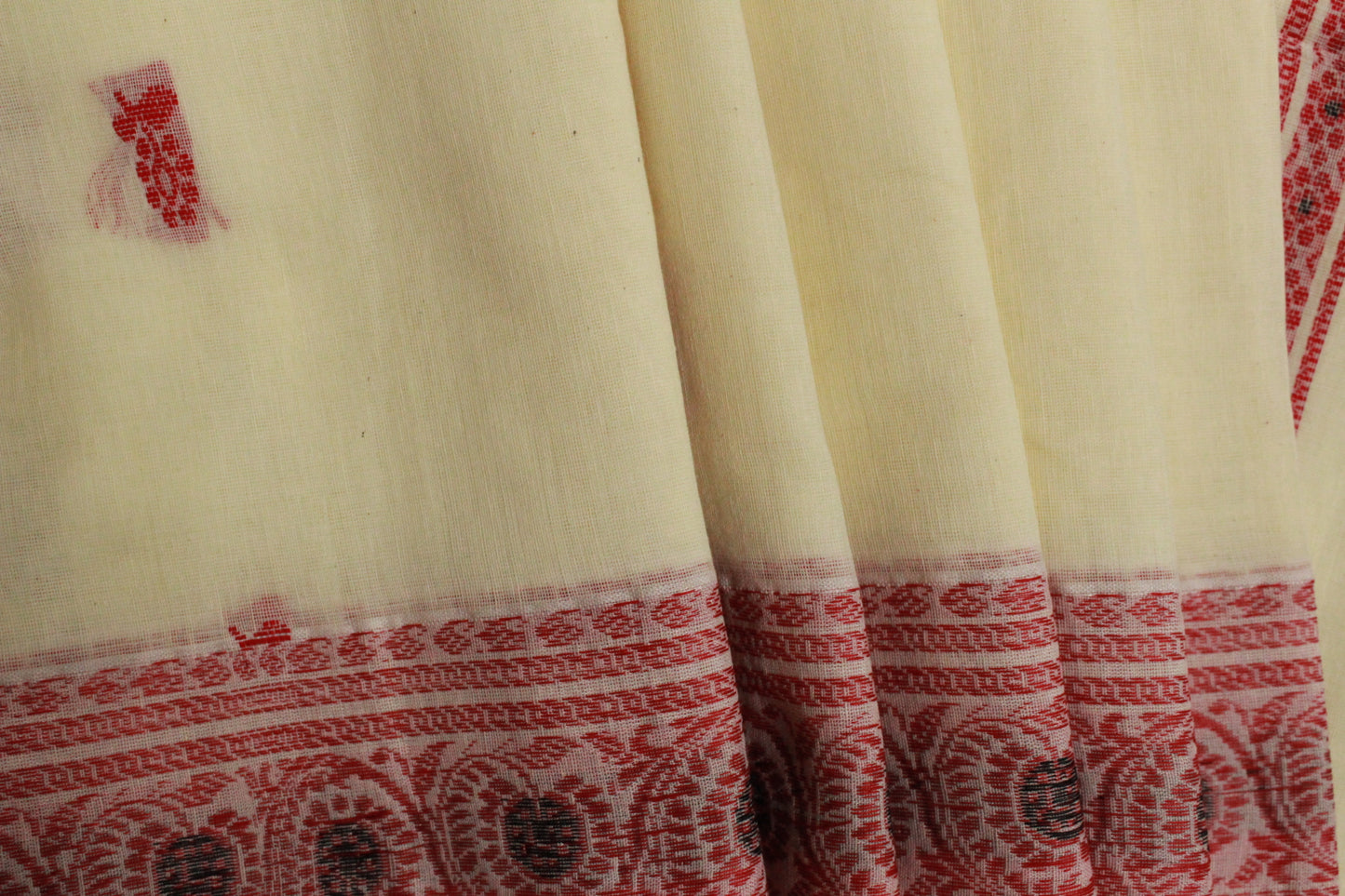 SHREE - Off-White Pure Cotton Baluchari Saree