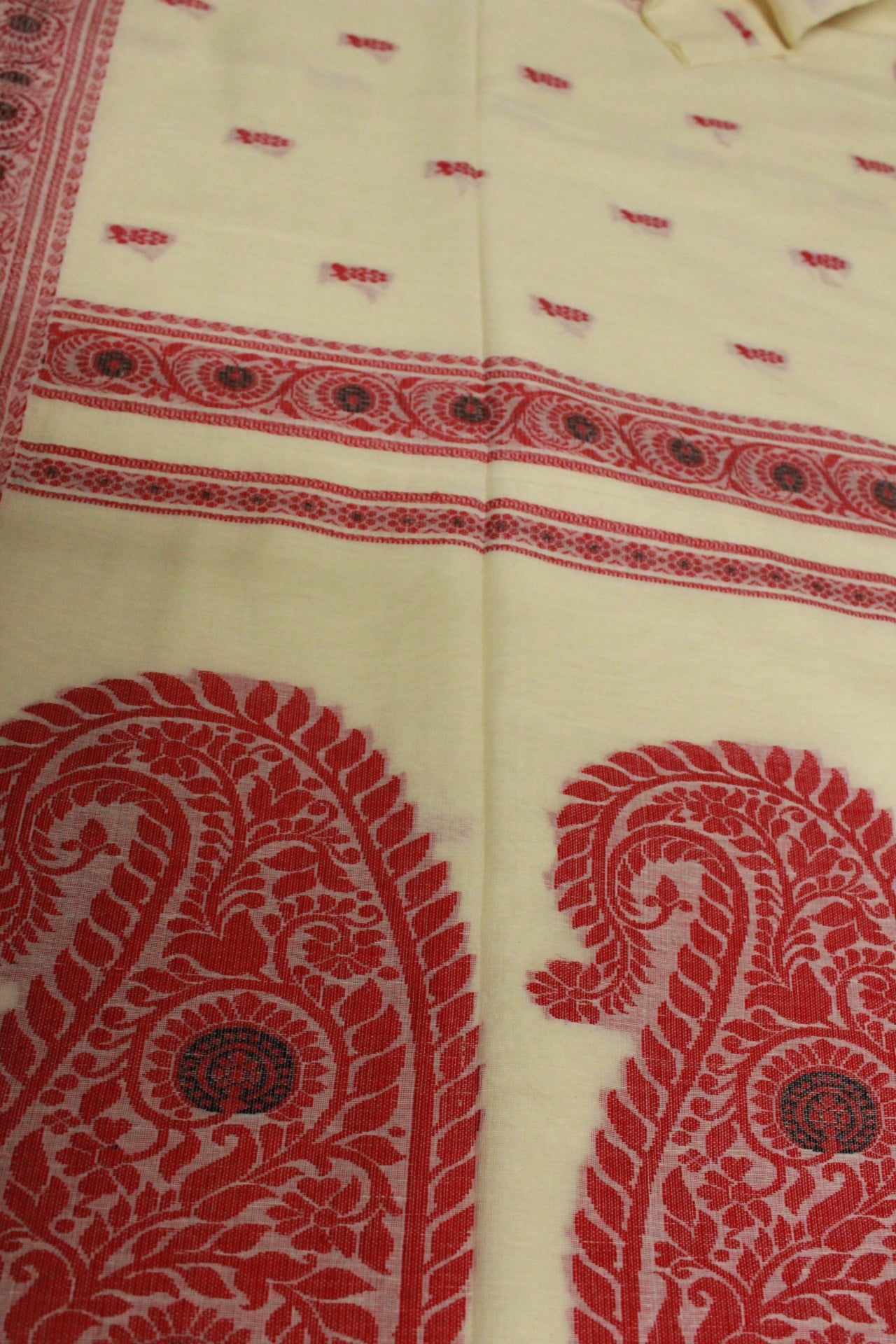 SHREE - Off-White Pure Cotton Baluchari Saree