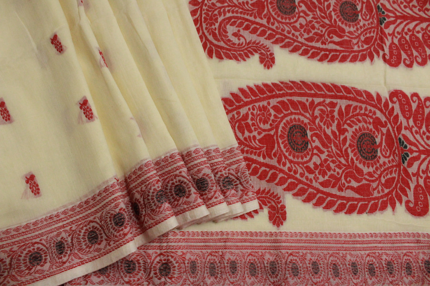 SHREE - Off-White Pure Cotton Baluchari Saree